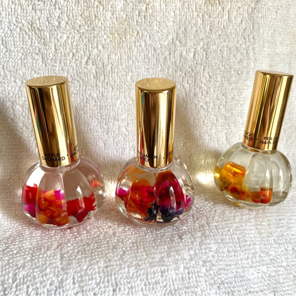 🐭 SALE! Cuticle oil with 3 scents: peach harvest apple orchard pumpkin spice